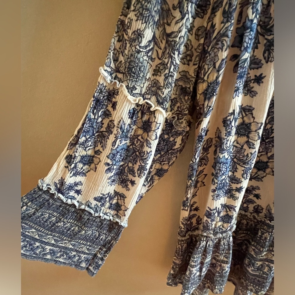 American eagle outfitter Crisscross front top - Picture 5 of 6